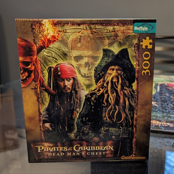 Pirates Of The Carribean Movie 300 PC Puzzle Game Depp Sparrow with Poster - Picture 2 of 5